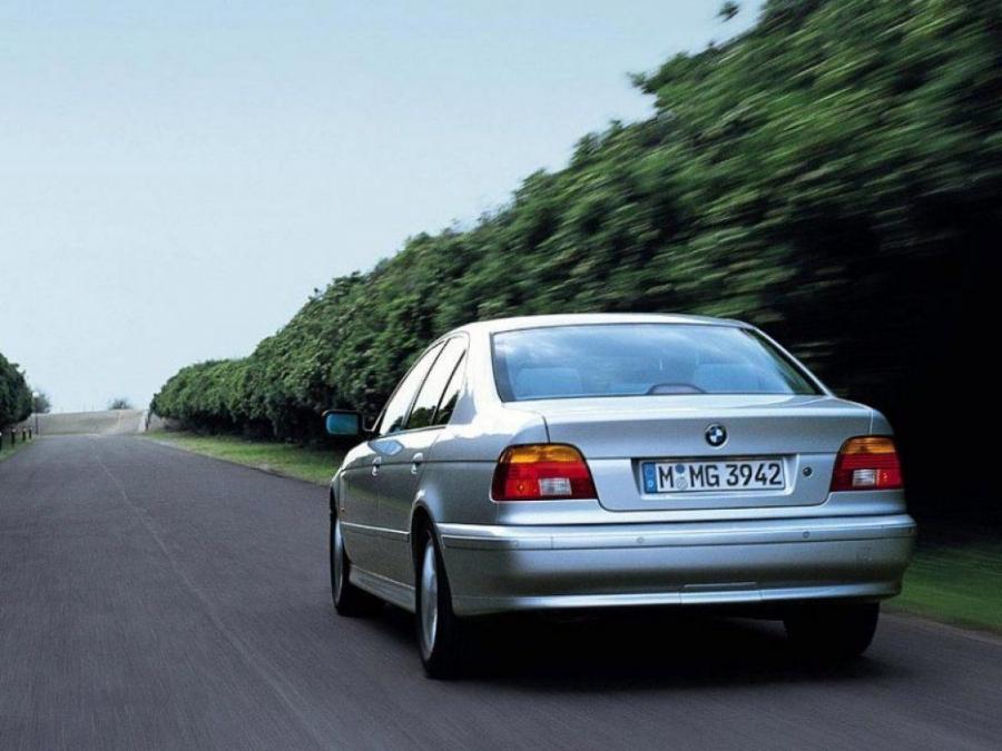  BMW 5-Series Sedan 1995 года  (фото 14 из 26)